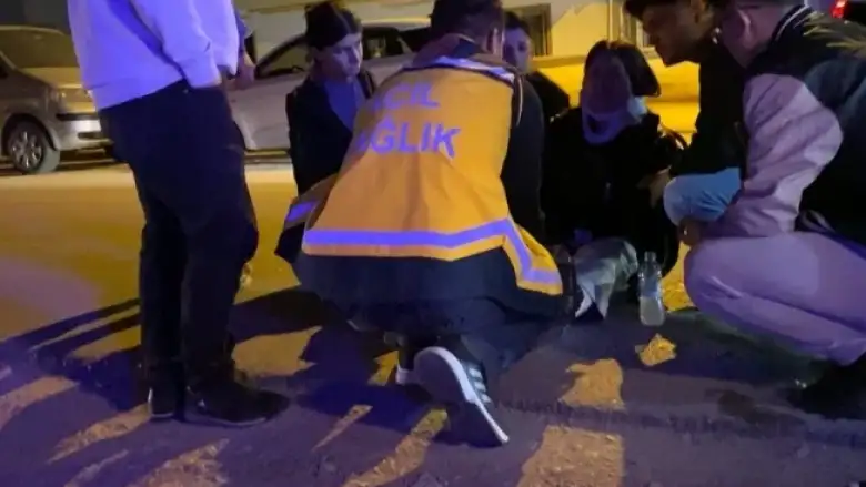 Kontrolden çıkan motosiklet devrildi: 2 yaralı