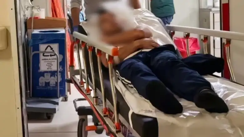 Sokak ortasında bıçaklandı!