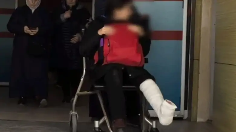 Karşıdan karşıya geçmek isterken...