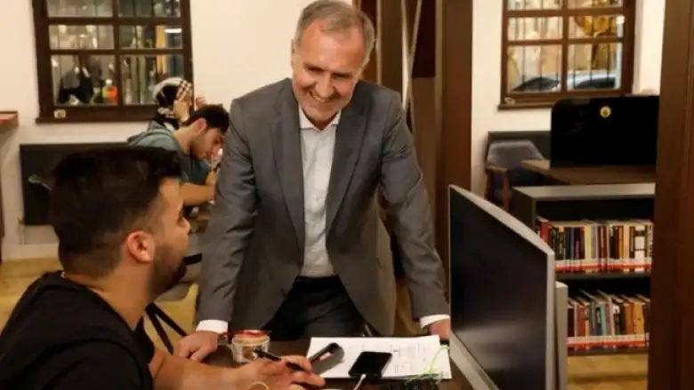 Üniversite Öğrencilerinin Eğitim Yardımları Hesaplara Yatırıldı