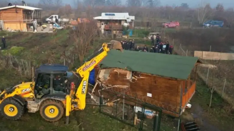 İnegöl'de kaçak yapılar ortadan kaldırılıyor