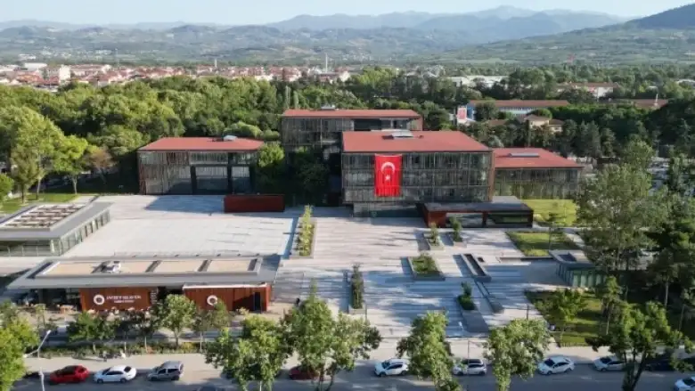 İnegöl Belediyesi yeni hizmet binasıyla Türkiye’de bir ilke imza attı