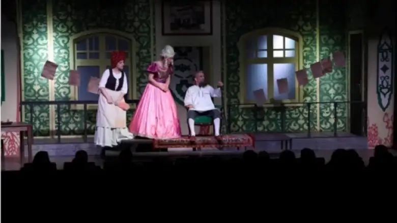 Hastalık Hastası İzleyici İle Buluştu