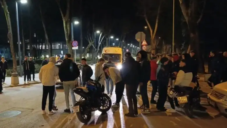 Motosikletli genç kazada yaralandı