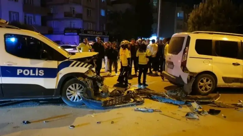 Polis aracı kaza yaptı... Yaralılar var...