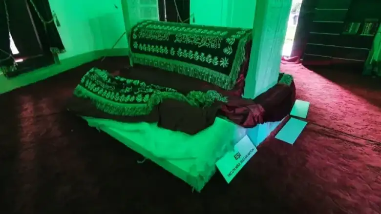 İnegöl'de 600 yıllık türbeye çirkin saldırı