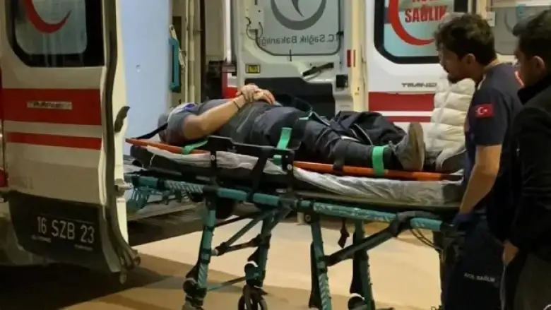 Motosiklet devrildi, sürücü yaralandı