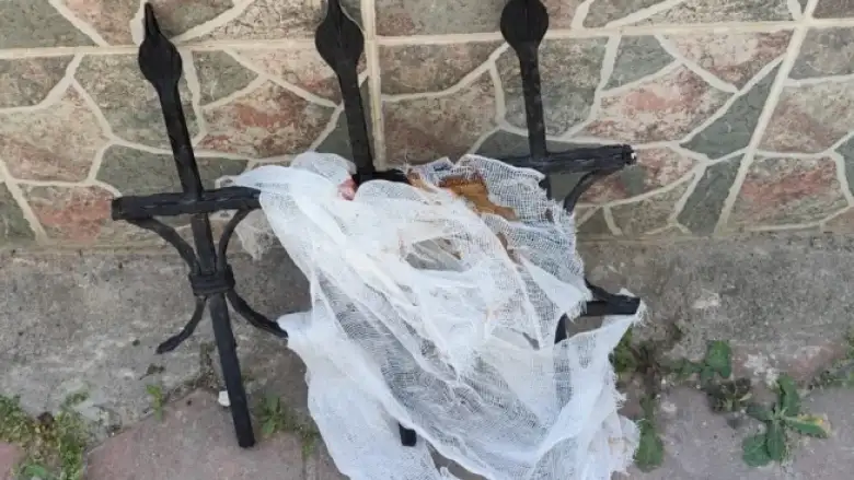 Çocuğun bacağındaki demir çıkarıldı!