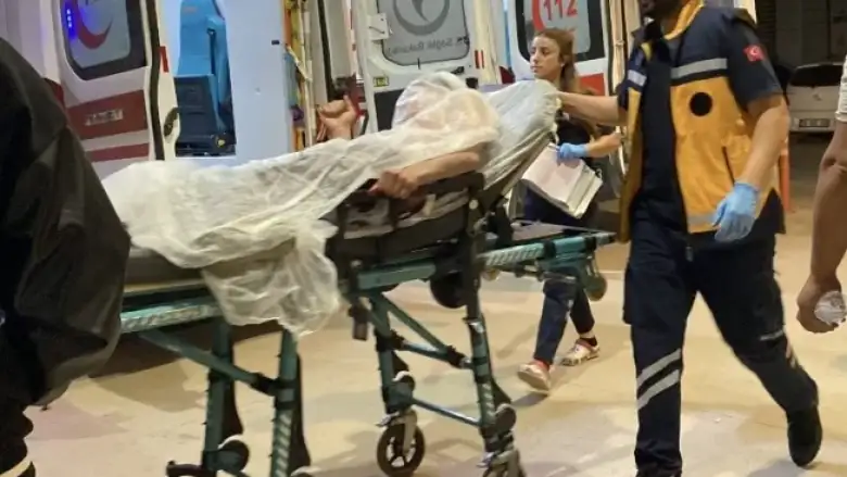 Kültür parkta bıçaklı kavga: 2 yaralı 