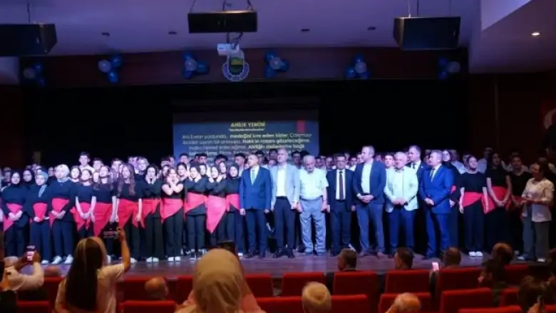 İnegöl'de öğrenciler şed kuşandı, Ahilik andı okudu