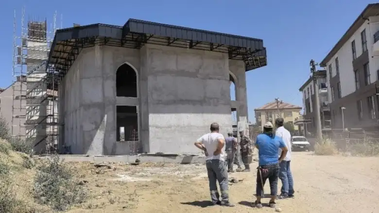 Cami inşaatından düşen işçi ağır yaralandı