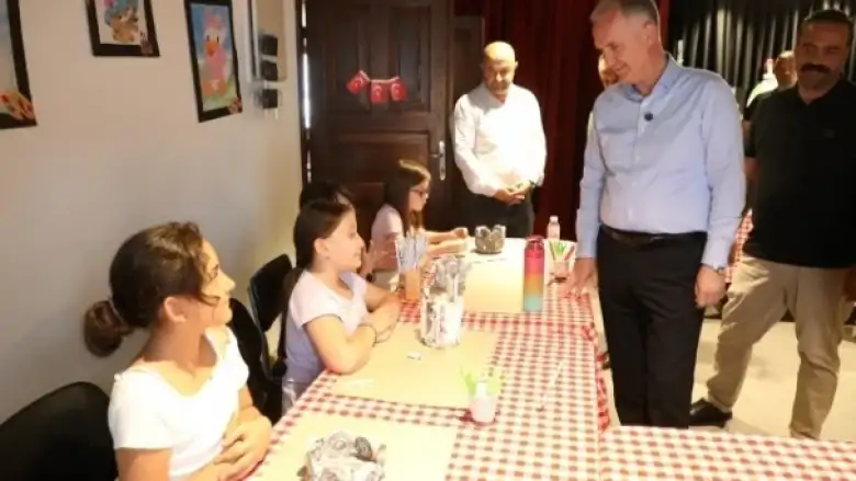 Çocuklar Sanat Atölyelerinde Hem Eğleniyor Hem Öğreniyor