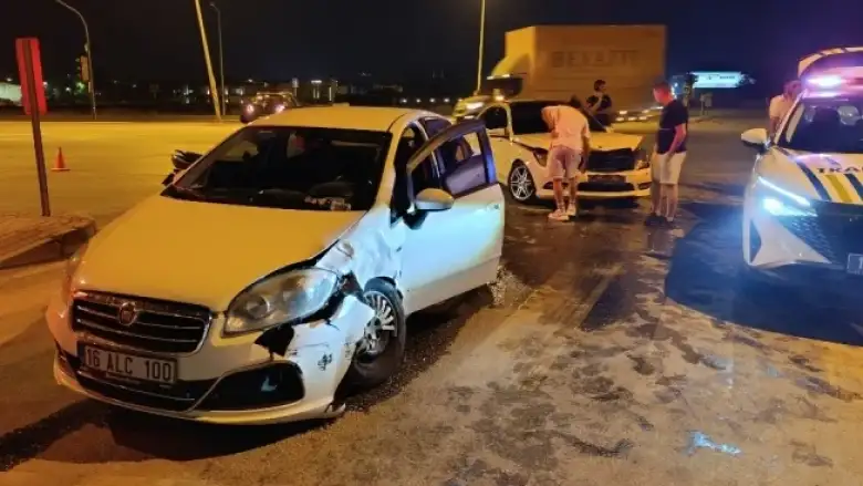 Fulla kavşağında korkutan kaza