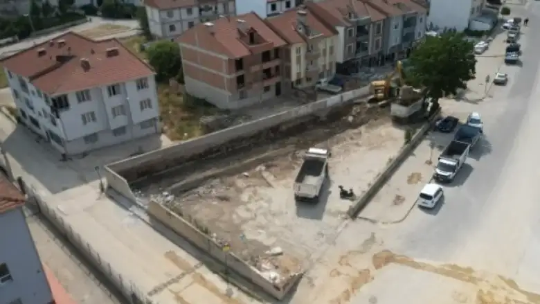 Atıl Vaziyetteki Boş Alan Otoparka Dönüşüyor