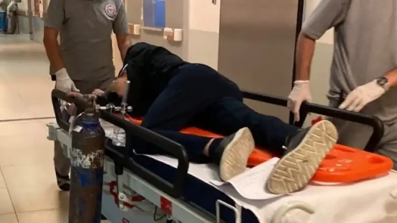 Motosiklet devrildi, sürücüsü yaralandı