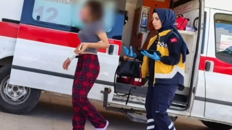 Sinirlenip cama yumruk attı hastanelik oldu