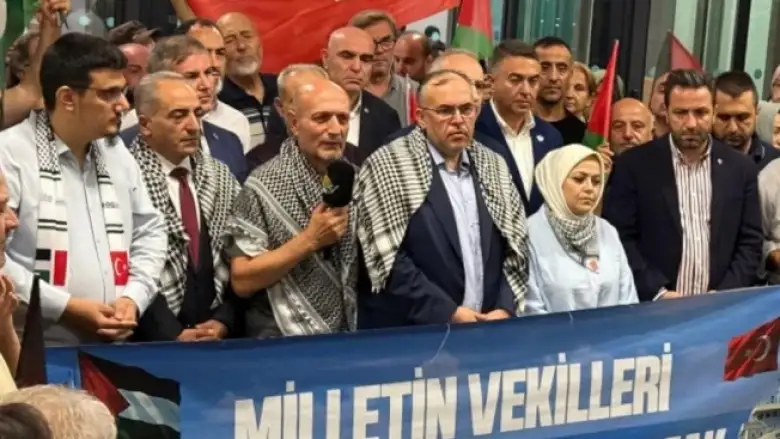 Saadet Partisi Bursa Milletvekili Mehmet Atmaca, Özgürlük Filosu’na katıldı