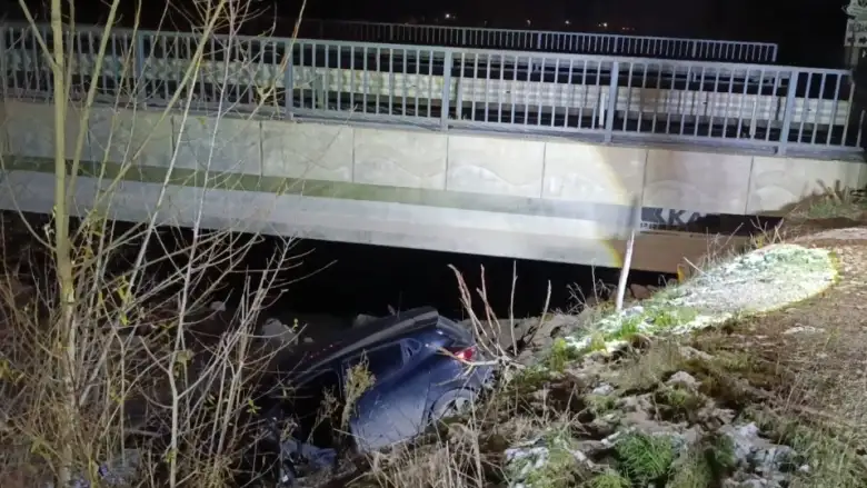 İnegöl'de otomobil dereye uçtu!