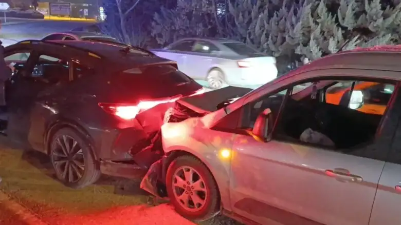 Özdilek kavşağında korkutan kaza