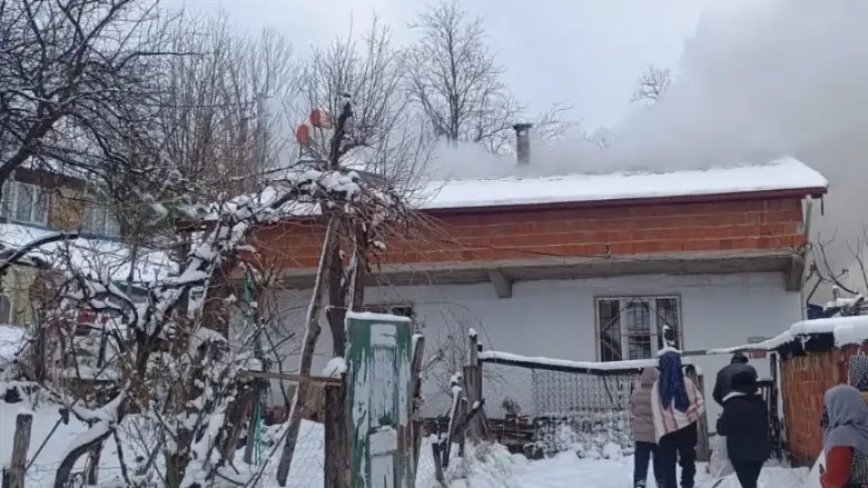 İnegöl'de çatı yangını korkuttu