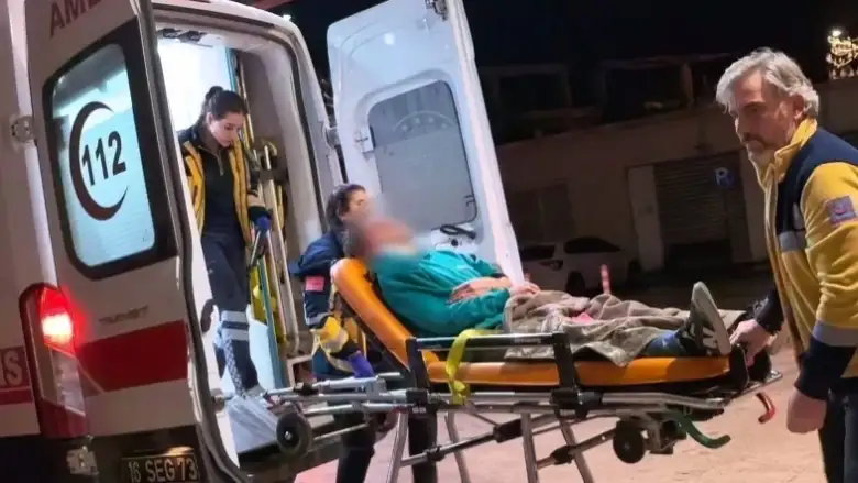 Gözünü hastanede açtı!