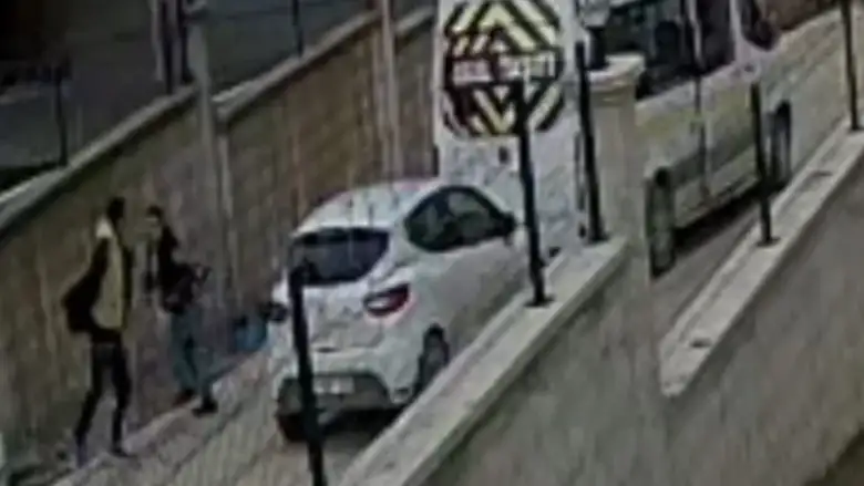 İnegöl'de kaza sonrası sürücüler birbirine girdi