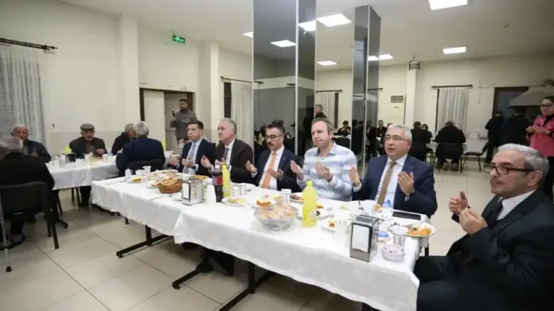 İnegöl Protokolü Huzurevi Sakinleriyle İftar Sofrasında Buluştu