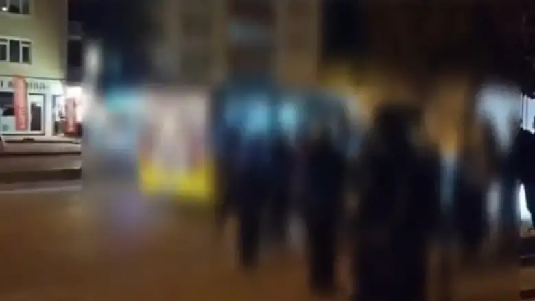 İnegöl'de trafikte gergin anlar amatör kameraya yansıdı