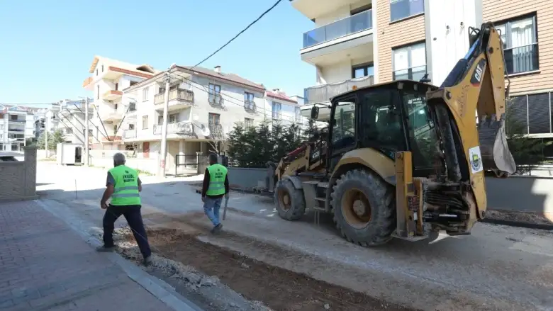 Yeni Mahallede 11 Sokakta Tretuvar Çalışması Sürüyor