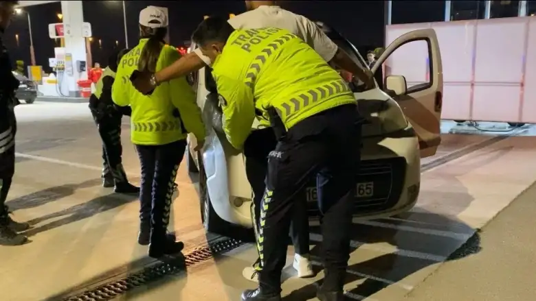 İnegöl'de hareketli anlar! Akaryakıt istasyonuna sığındı