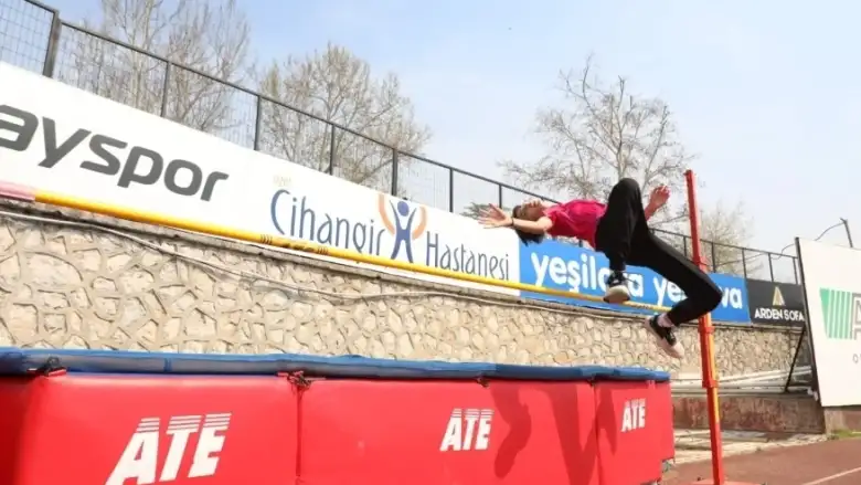 Puanlı Atletizmde Kupalar Sahiplerini Buldu