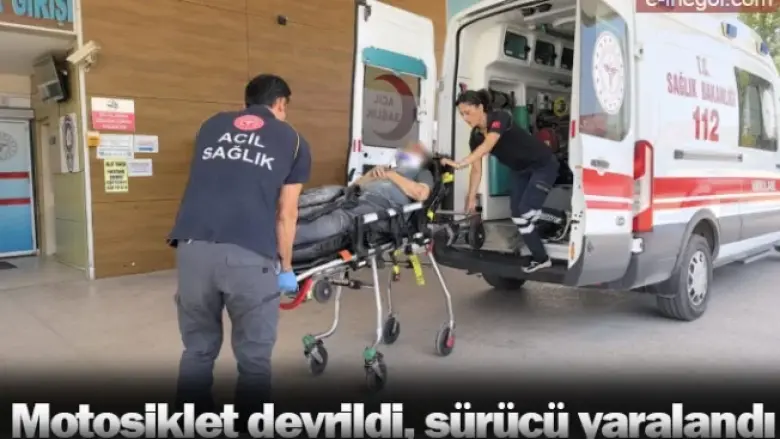 Motosiklet devrildi, sürücü yaralandı
