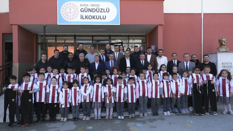 Gündüzlü’de Çocukların Yüzleri İnegölspor Formasıyla Güldü