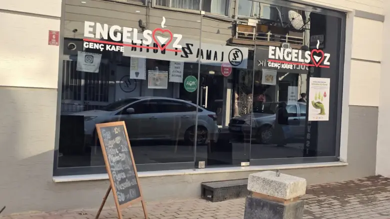 İnegöl'ün en “özel” kafesi sizleri bekliyor