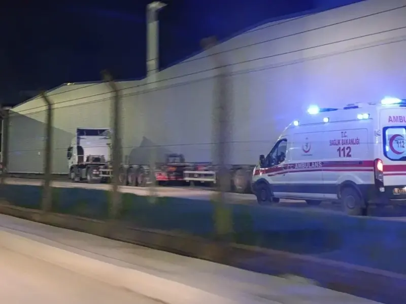 Fabrikada yangın: 4 işçi dumandan etkilendi