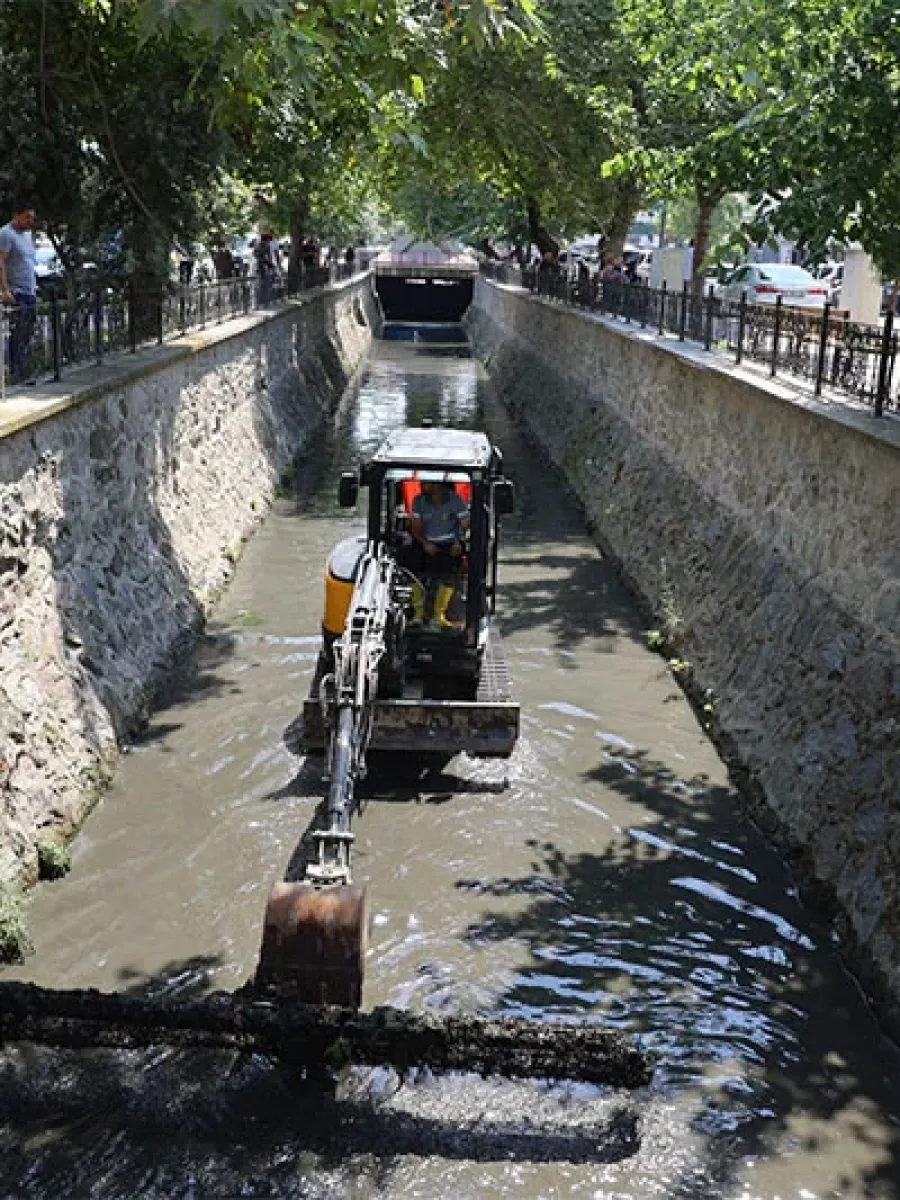 Büyükşehir'den derelerde temizlik seferberliği