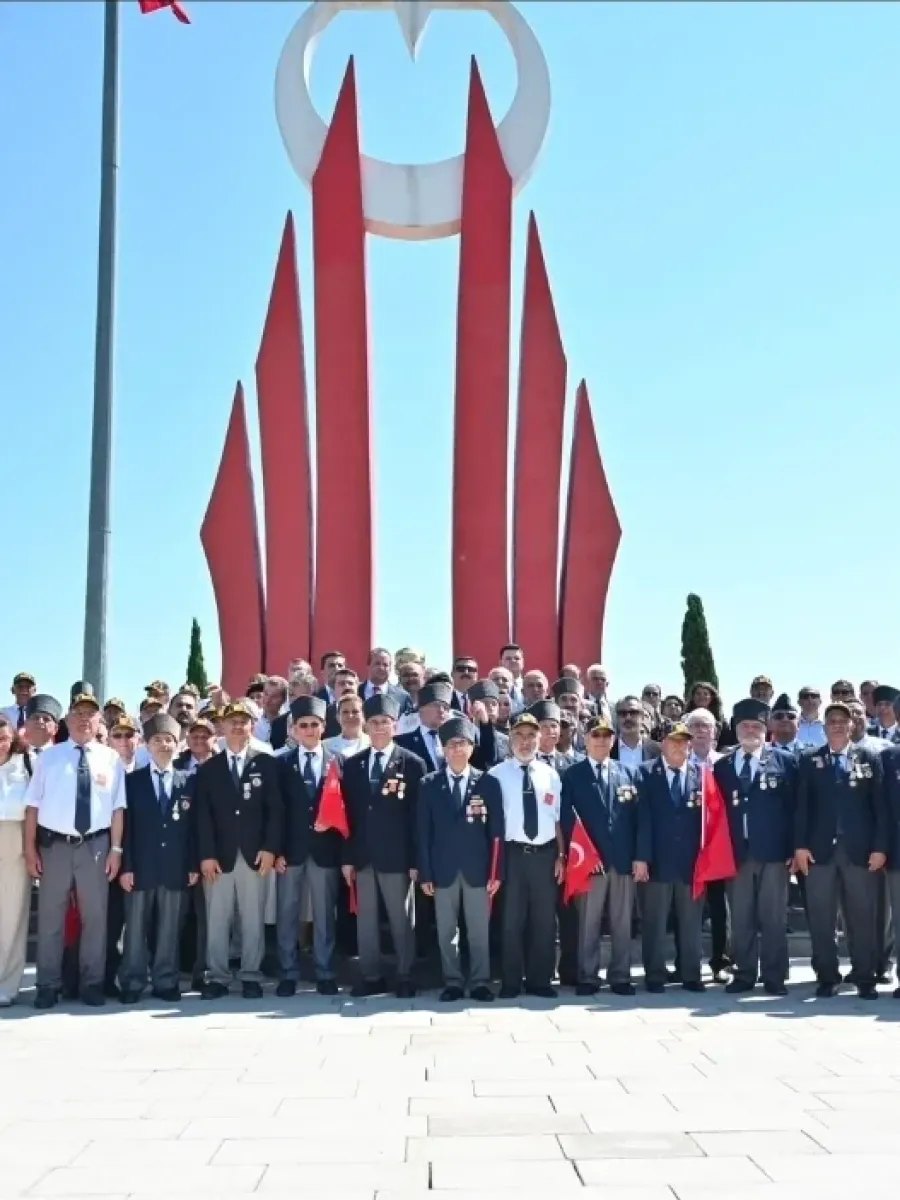 Kıbrıs Barış Harekatı’nın 52. yılında şehitler ve gaziler minnetle anıldı