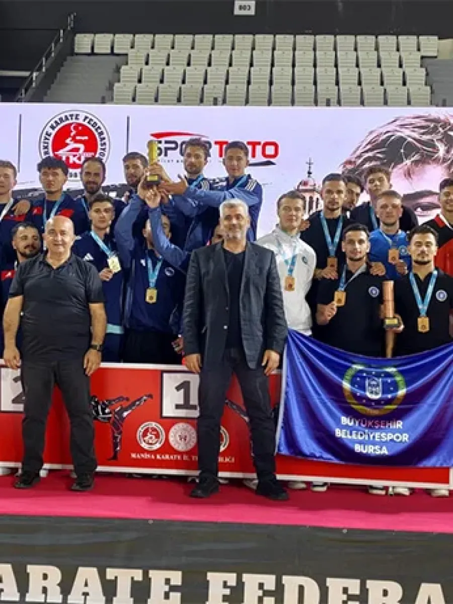 Büyükşehir sporcuları madalyaları topluyor