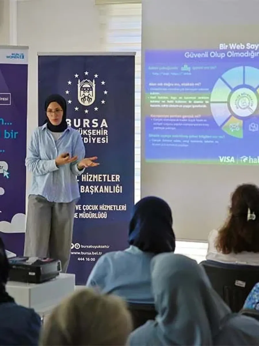 Büyükşehir'den kadınlara dijital farkındalık eğitimi