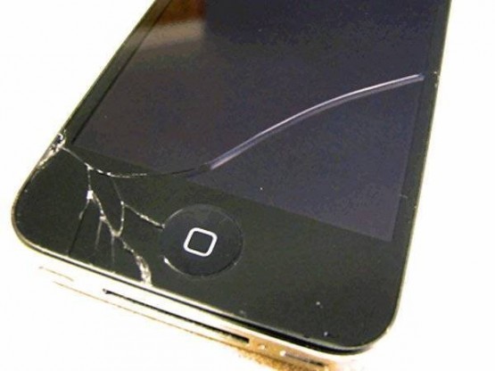 iPhone camı kırıldı diye üzülmeyin