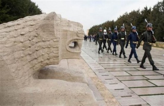 Anıtkabir'in 'heykel' askerleri