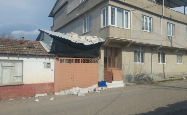 Bursa’da lodos evin duvarlarını yıktı