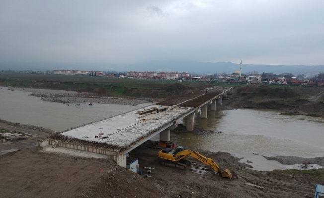 Mustafakemalpaşa 3. köprüde sona yaklaşıldı