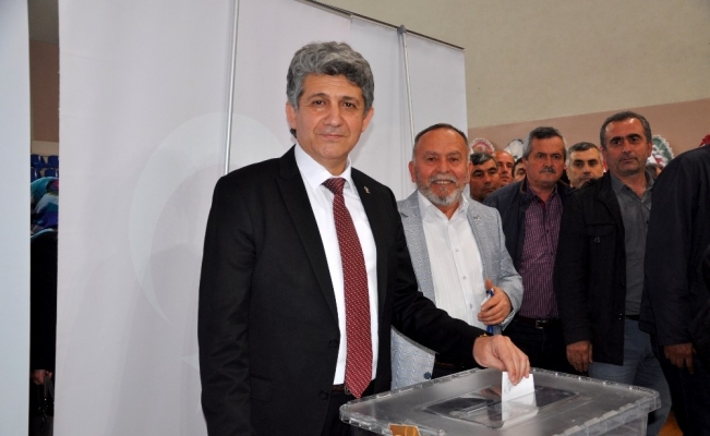 AK Parti Karacabey İlçe Başkanı İşcan Güven Tazeledi