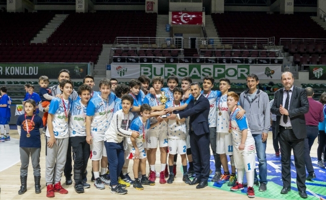 Bursa Yıldızları’nın kız ve erkek takımları Türkiye Şampiyonası’na katılmaya hak kazandı