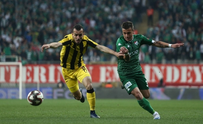 TFF 1. Lig: Bursaspor: 0 - İstanbulspor: 0 (İlk yarı sonucu)