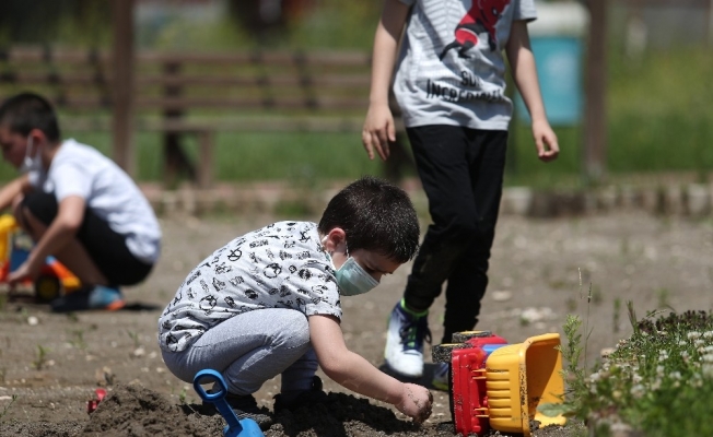 Bursa’da yaklaşık 2 ayın ardından çocuklar toprakla buluştu
