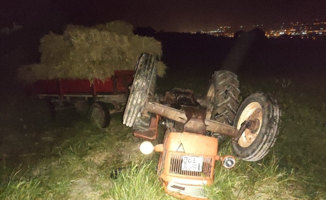 Devrilen traktörde 2 kişi yaralandı