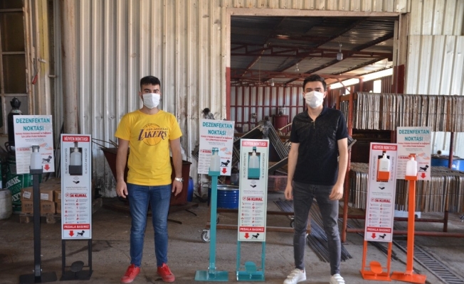 Gemlikli genç girişimcilerden pedallı dezenfektan