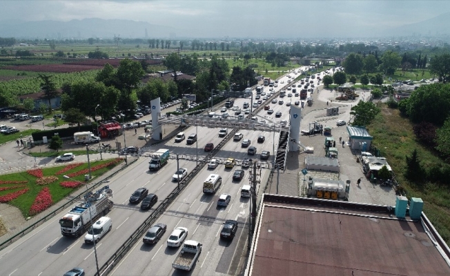 Yeni normal başladı, Bursa’da trafik kilitlendi